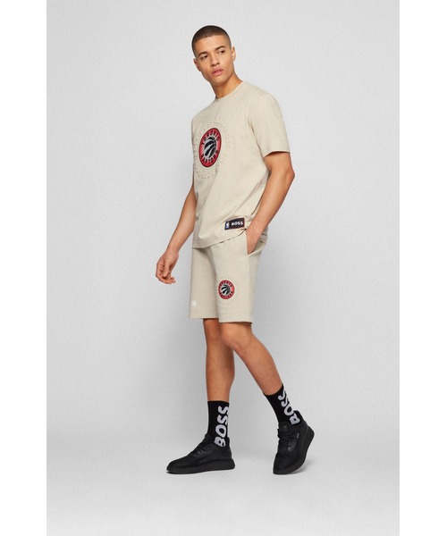 BOSS(ボス)の「【オンライン限定】BOSS & NBA デュアルロゴ リラックスフィットTシャツ(Tシャツ/カットソー・メンズ・ブラック/ブラック×レッド/ベージュ・S/L/XS/M/XL/XXL)」の10枚目の写真