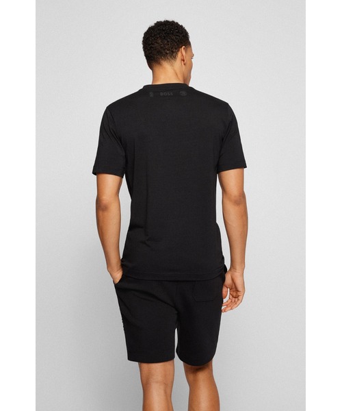 BOSS(ボス)の「【オンライン限定】BOSS & NBA デュアルロゴ リラックスフィットTシャツ(Tシャツ/カットソー・メンズ・ブラック/ブラック×レッド/ベージュ・S/L/XS/M/XL/XXL)」の4枚目の写真