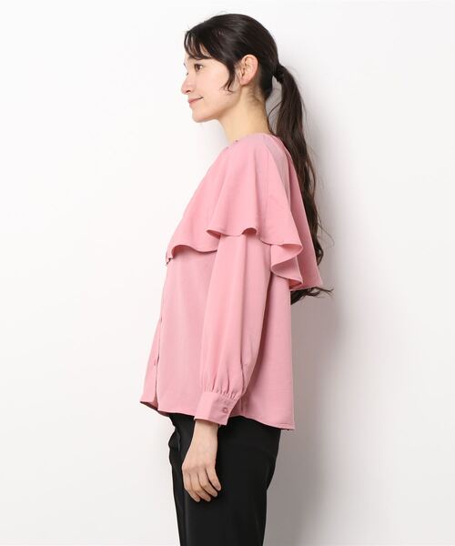 Te chichi TERRASSE（テチチテラス）の「ケープカラーブラウス（シャツ/ブラウス・レディース・ベージュ/ピンク/チャコール・ﾌﾘ-）」の4枚目の写真