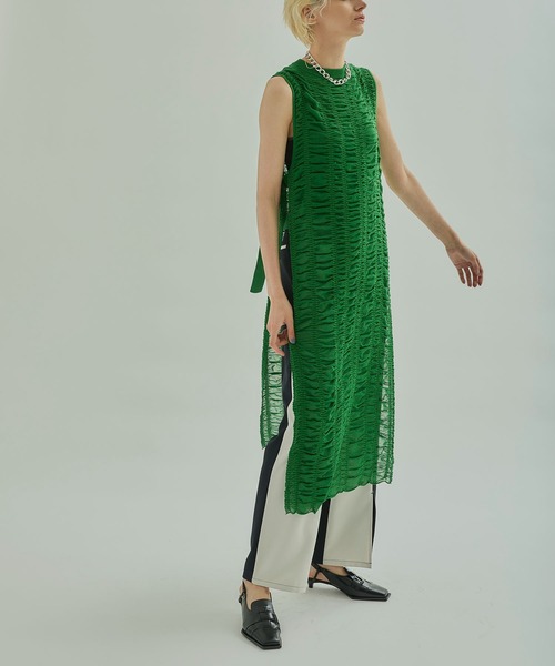 UNITED TOKYO(ユナイテッドトウキョウ)の「シャーリングニットワンピース(ワンピース・レディース・ブラック/グリーン・FREE)」の17枚目の写真