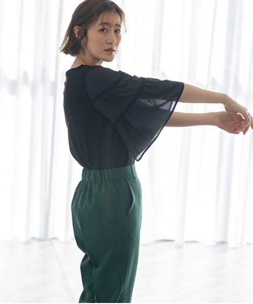 GeeRA(ジーラ)の「シアーフレアースリーブカットソー(Tシャツ/カットソー・レディース・ブラック/オフホワイト・X-LARGE/LARGE/MEDIUM)」の4枚目の写真