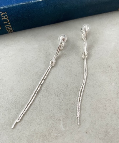 Three Four Time(スリーフォータイム)の「チェーンムスビイヤリング *(イヤリング・レディース・シルバー/ゴールド・FREE)」の2枚目の写真