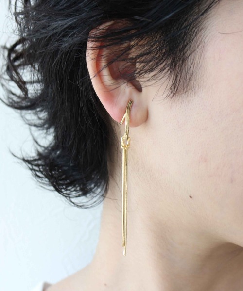 Three Four Time(スリーフォータイム)の「チェーンムスビイヤリング *(イヤリング・レディース・シルバー/ゴールド・FREE)」の1枚目の写真