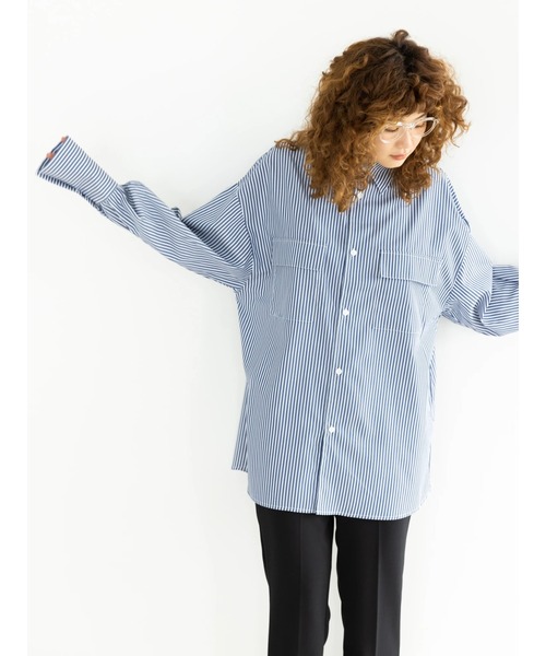 koe(コエ)の「ジェンダーレスストライプシャツ*(シャツ/ブラウス・レディース・ホワイト/ネイビー/サックスブルー・M/L)」の9枚目の写真
