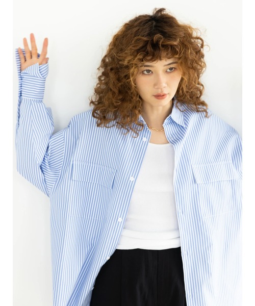 koe(コエ)の「ジェンダーレスストライプシャツ*(シャツ/ブラウス・レディース・ホワイト/ネイビー/サックスブルー・M/L)」の14枚目の写真