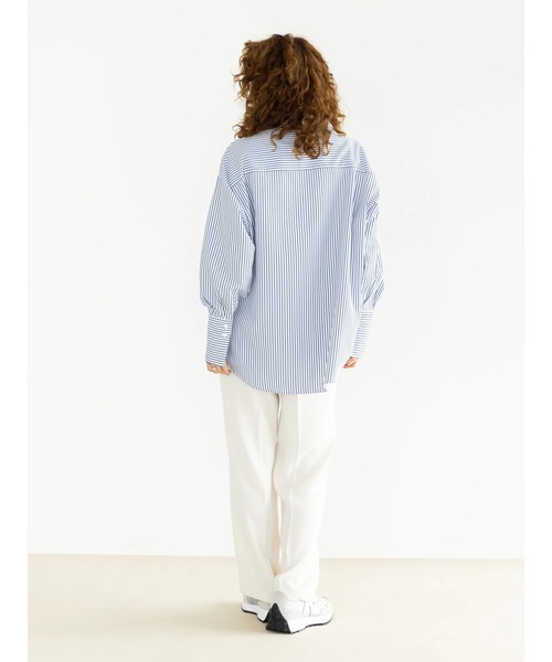 koe(コエ)の「ジェンダーレスストライプシャツ*(シャツ/ブラウス・レディース・ホワイト/ネイビー/サックスブルー・M/L)」の15枚目の写真