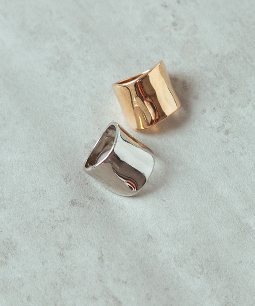 COLOR TOKYO ACCESSORIES（カラートウキョウアクセサリー）の「ワイドメタルリング（リング・レディース・シルバー/ゴールド・FREE）」の6枚目の写真