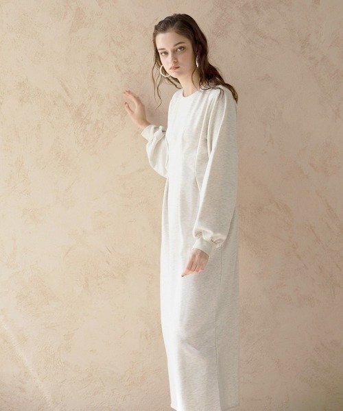 MIELI INVARIANT(ミエリインヴァリアント)の「Tuck Sweat Onepiece(ワンピース・レディース・ブラック/その他・FREE)」の4枚目の写真