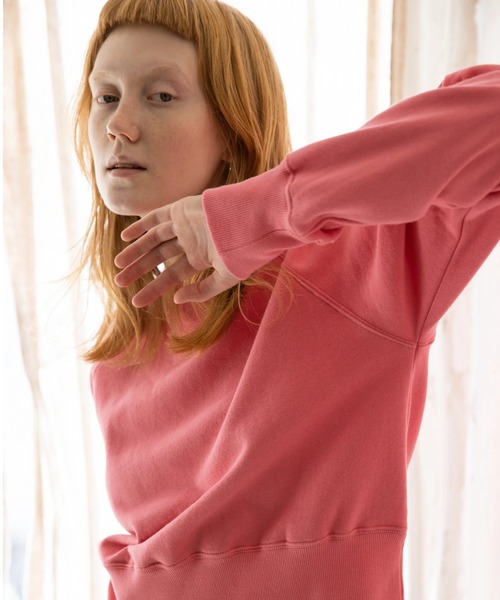 koe(コエ)の「ショート丈裏起毛トレーナー(スウェット・レディース・ピンク/アイボリー・M/L)」の1枚目の写真