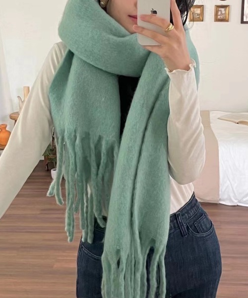 Vipoa（ヴィポア）の「ベーシックフリンジマフラー（マフラー・レディース・イエロー/ブラウン/レッド/ピンク/グリーン/アイボリー/ライトブルー/ブラック/グレー/ブルー/ベージュ/ライトピンク/ピンク系その他/ライトイエロー/マルチ/グリーン系その他/パープル/ライトパープル/チェリーレッド/チャコールグレー/ミント/オレンジ・FREE）」の9枚目の写真