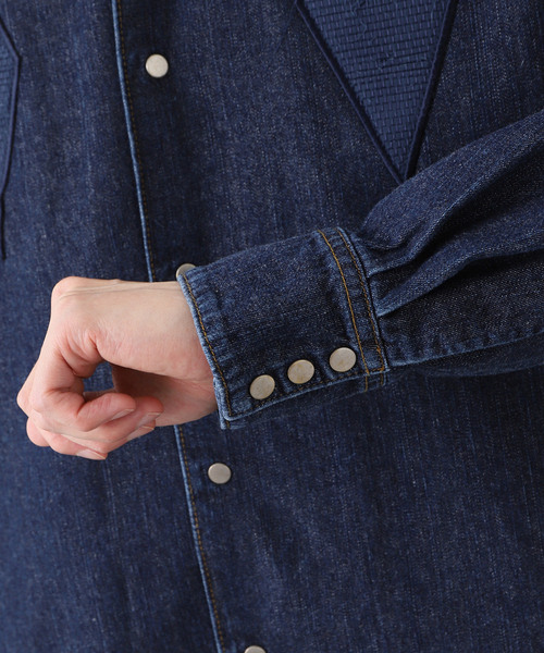 KUON（クオン）の「【KUON / クオン】別注 SAKIORI WAPPEN DENIM SHIRTS（シャツ/ブラウス・メンズ・ブルー/ブラック・SMALL/MEDIUM/LARGE/X-LARGE）」の17枚目の写真