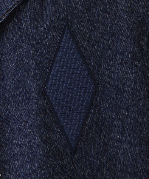 KUON（クオン）の「【KUON / クオン】別注 SAKIORI WAPPEN DENIM SHIRTS（シャツ/ブラウス・メンズ・ブルー/ブラック・SMALL/MEDIUM/LARGE/X-LARGE）」の14枚目の写真