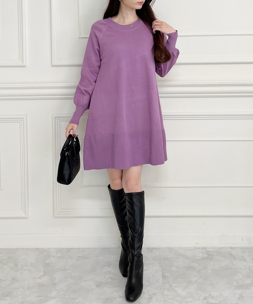 MIIA（ミーア）の「ボリュームスリーブニットミニワンピース（ワンピース・レディース・パープル/ブラック/オフホワイト・FREE）」の6枚目の写真