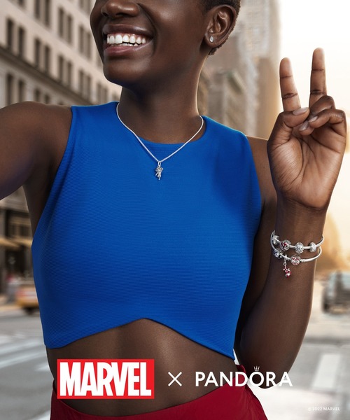 Pandora Moments マーベル スパイダーマン マスク クラスプ バングル