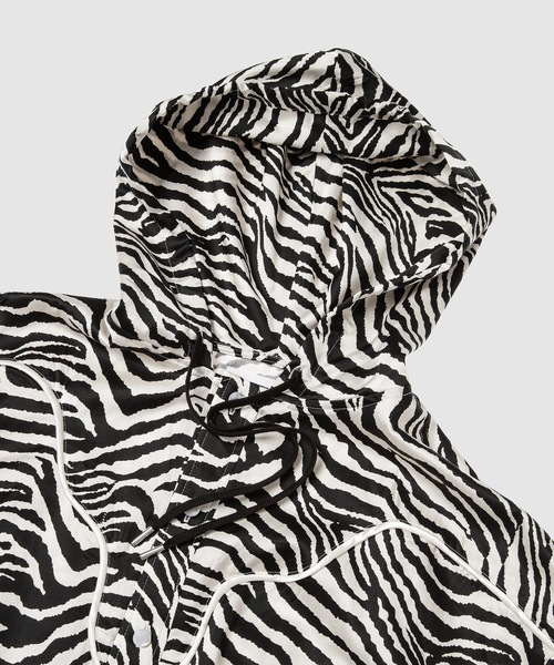 BELPER（ベルパー）の「ZEBRA PARKA（パーカー・レディース・ゼブラ・FREE）」の4枚目の写真