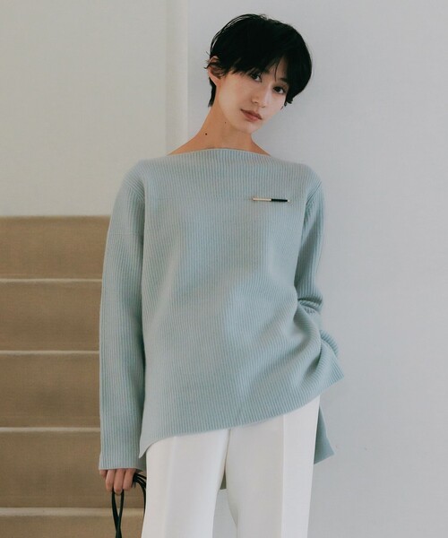 ICB(アイシービー)の「【WEB限定カラーあり】ウールカシミヤ ボートネックニット(ニット/セーター・レディース・ホワイト系/ブラック系/ライトグリーン系/ブルー系・SMALL)」の3枚目の写真