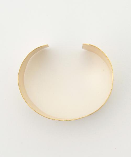 LAPUIS（ラピュイ）の「Lapuis / プレート バングル（バングル/リストバンド・レディース・ゴールド/シルバー・ONE SIZE）」の3枚目の写真