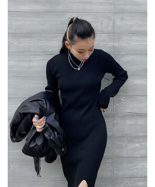 EVRIS（エヴリス）の「ディープスリットロングニットワンピース（ワンピース・レディース・パープル/ブラック/ブルー・FREE）」の5枚目の写真