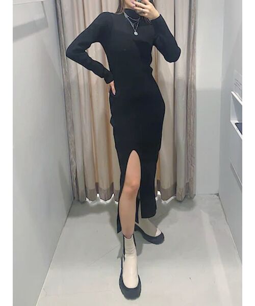 EVRIS（エヴリス）の「ディープスリットロングニットワンピース（ワンピース・レディース・パープル/ブラック/ブルー・FREE）」の21枚目の写真