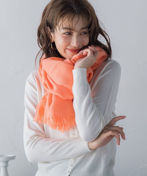 ketty(ケティ)の「無地ストール(マフラー・レディース・グリーン/オレンジ/イエロー/オフホワイト・FREE)」の12枚目の写真