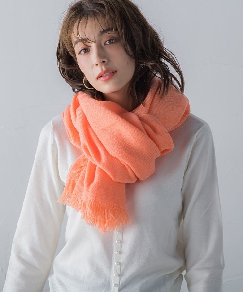 ketty(ケティ)の「無地ストール(マフラー・レディース・グリーン/オレンジ/イエロー/オフホワイト・FREE)」の14枚目の写真