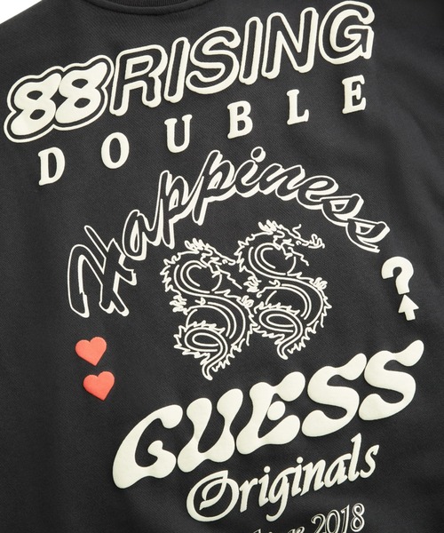 Guess(ゲス)の「GUESS Originals x 88rising Crewneck(スウェット・メンズ・ダークグレー/ブルー・SMALL/MEDIUM/LARGE/X-LARGE)」の11枚目の写真