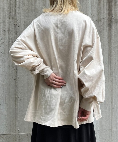 CIAOPANIC(チャオパニック)の「フラワープリントロゴビッグロンT/USAコットン(Tシャツ/カットソー・レディース・オフホワイト/ベージュ/ネイビー・FREE)」の13枚目の写真