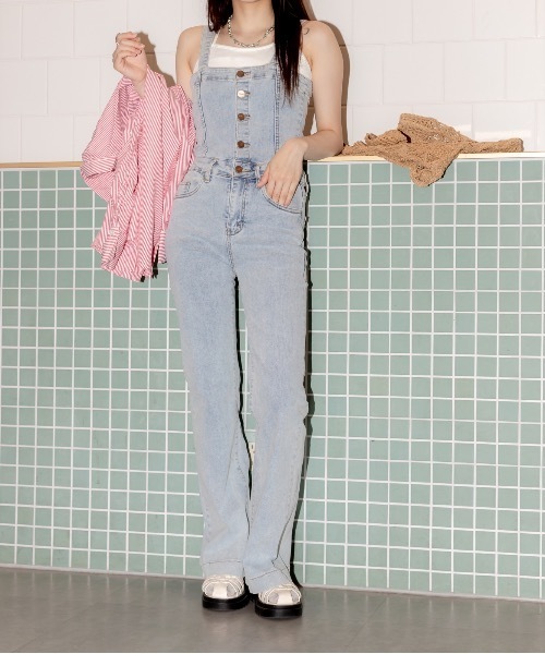 SpRay(スプレイ)の「ストレッチデニムフレアサロペット(サロペット/オーバーオール・レディース・ライトブルー/ブルー・FREE)」の12枚目の写真