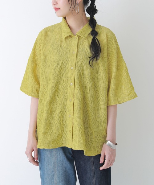 osharewalker(オシャレウォーカー)の「『ジオメトリック半袖シャツ』(シャツ/ブラウス・レディース・ブラック/オフホワイト/イエロー・FREE)」の4枚目の写真