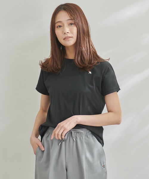 Arnold Palmer(アーノルドパーマー)の「フレンチスリーブ バックタック Tシャツ(Tシャツ/カットソー・レディース・オフホワイト/ブラウン/ブラック・S/M/L)」の3枚目の写真