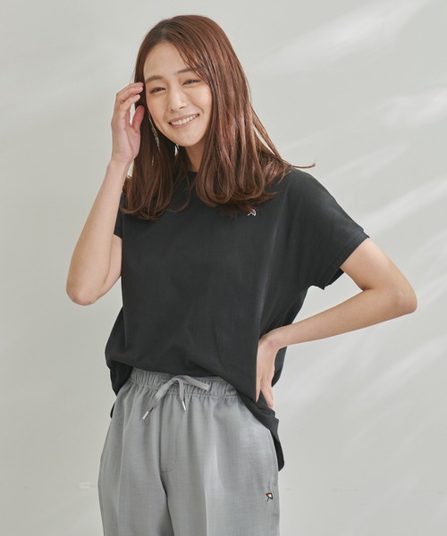 Arnold Palmer(アーノルドパーマー)の「フレンチスリーブ バックタック Tシャツ(Tシャツ/カットソー・レディース・オフホワイト/ブラウン/ブラック・S/M/L)」の16枚目の写真