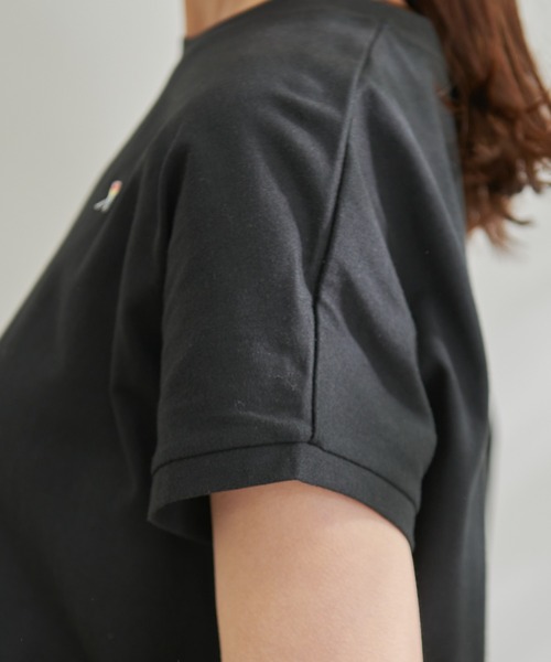 Arnold Palmer(アーノルドパーマー)の「フレンチスリーブ バックタック Tシャツ(Tシャツ/カットソー・レディース・オフホワイト/ブラウン/ブラック・S/M/L)」の7枚目の写真