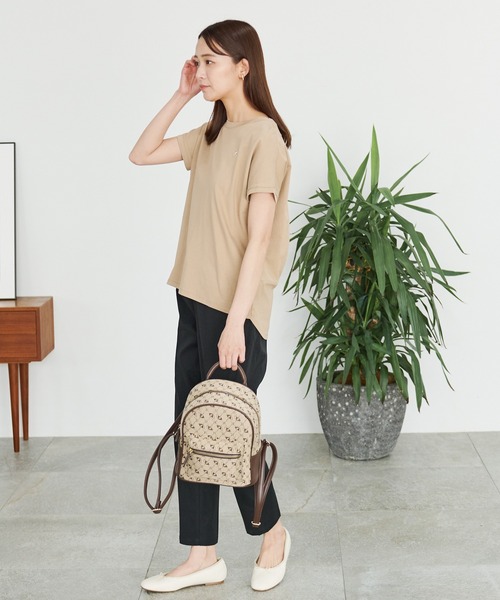 Arnold Palmer(アーノルドパーマー)の「フレンチスリーブ バックタック Tシャツ(Tシャツ/カットソー・レディース・オフホワイト/ブラウン/ブラック・S/M/L)」の22枚目の写真