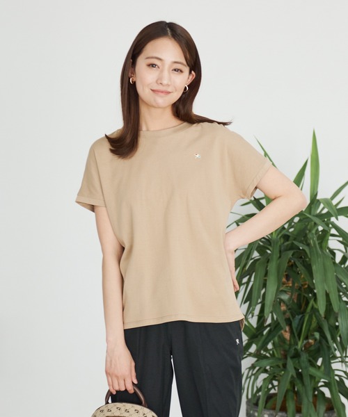 Arnold Palmer(アーノルドパーマー)の「フレンチスリーブ バックタック Tシャツ(Tシャツ/カットソー・レディース・オフホワイト/ブラウン/ブラック・S/M/L)」の19枚目の写真