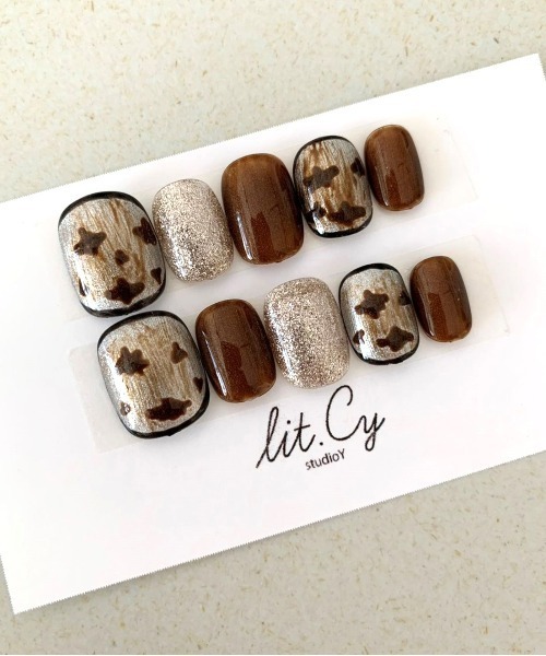 lit.Cy（リットシー）の「lit.Cy ネイルチップ（ネイルシール/ネイルチップ・レディース・マルチ/ベージュ/ブラウン/その他/ブルー/ブラック/その他1/イエロー/ホワイト系その他/ベージュ系その他/オフホワイト/その他2/その他3/ピンク/ブラック系その他/ホワイト系その他2/グリーン/ネイビー/ブラウン系/ブルー系その他/ベージュ系その他3/ベージュ系その他2/パープル/ブラウン系1/クリーム/ピンクベージュ/ブラック系その他2/パープル系/ベージュ系その他4/グレー/ブラック系その他3/ブラック系その他4/その他4/ブラック系その他5/グレー系1/ベージュ系その他5/レッド/ピンク系/ピンク系1/ブルー系その他2/ベージュ系その他6/グレー系2/その他6/その他5/ホワイト×ブラック/ピンク系2/ベージュ系その他7/ホワイト系その他3/ネイビー系/ベージュ系/グリーン系その他/ブラウン系2/ピンク系3/ブラック系その他6/ピンク系4/ベージュ系1/ネイビー系2/ホワイト系その他4/ブルー系その他3/その他7/ピンク系5/グレー系その他3/ベージュ系2/パープル系1/その他8/その他9/ブラウン系3/グレー系その他/ホワイト系その他5/ベージュ系3/ブラック系その他7/その他10・FREE）」の22枚目の写真