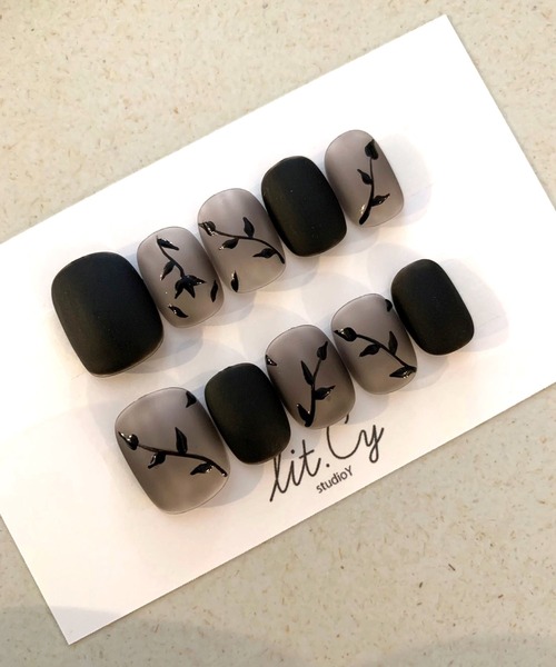 lit.Cy（リットシー）の「lit.Cy ネイルチップ（ネイルシール/ネイルチップ・レディース・マルチ/ベージュ/ブラウン/その他/ブルー/ブラック/その他1/イエロー/ホワイト系その他/ベージュ系その他/オフホワイト/その他2/その他3/ピンク/ブラック系その他/ホワイト系その他2/グリーン/ネイビー/ブラウン系/ブルー系その他/ベージュ系その他3/ベージュ系その他2/パープル/ブラウン系1/クリーム/ピンクベージュ/ブラック系その他2/パープル系/ベージュ系その他4/グレー/ブラック系その他3/ブラック系その他4/その他4/ブラック系その他5/グレー系1/ベージュ系その他5/レッド/ピンク系/ピンク系1/ブルー系その他2/ベージュ系その他6/グレー系2/その他6/その他5/ホワイト×ブラック/ピンク系2/ベージュ系その他7/ホワイト系その他3/ネイビー系/ベージュ系/グリーン系その他/ブラウン系2/ピンク系3/ブラック系その他6/ピンク系4/ベージュ系1/ネイビー系2/ホワイト系その他4/ブルー系その他3/その他7/ピンク系5/グレー系その他3/ベージュ系2/パープル系1/その他8/その他9/ブラウン系3/グレー系その他/ホワイト系その他5/ベージュ系3/ブラック系その他7/その他10・FREE）」の14枚目の写真