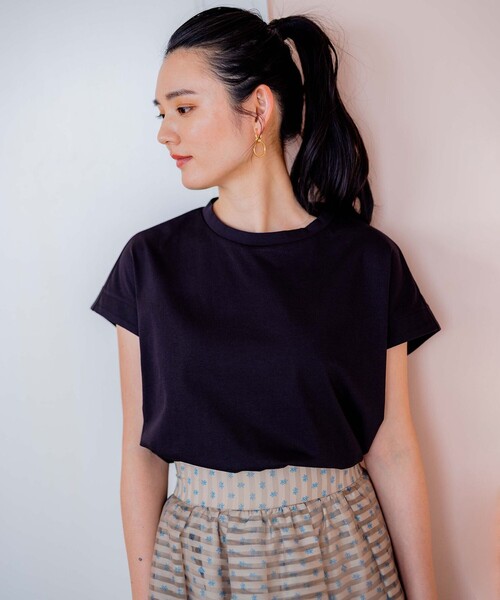 組曲（クミキョク）の「【汗ジミ防止・撥水】GIZAプレーティング天竺フレンチスリーブ カットソー（Tシャツ/カットソー・レディース・アイボリー系/ピンク系/スカイブルー系/ブラック系・2）」の17枚目の写真