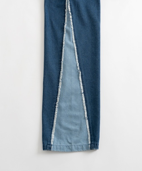 ONCILY フリンジバイカラーデニムカーゴパンツ【値下げ交渉大歓迎】 ONCILY（オンシェリー）の「FRINGE BICOLOR DENIM CARGO PANTS