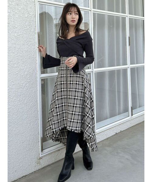 dazzlin（ダズリン）の「ツイストクロスニットトップス（ニット/セーター・レディース・グレー/オフホワイト/ピンク/チャコールグレー・FREE）」の17枚目の写真