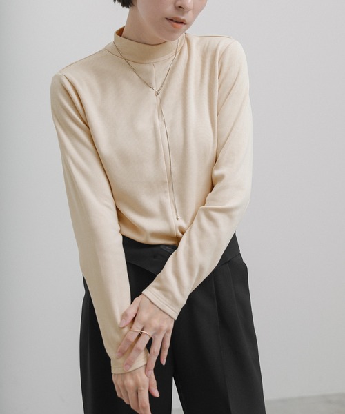 select MOCA(セレクトモカ)の「リブセンタープチハイネックトップス(Tシャツ/カットソー・レディース・カーキ/グレイッシュベージュ/アイボリー/ブラック・FREE)」の17枚目の写真