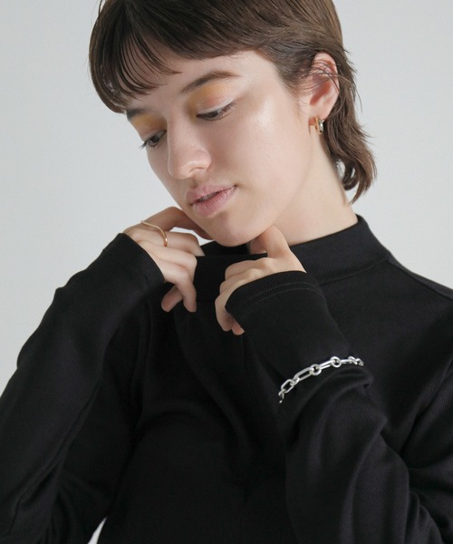 select MOCA(セレクトモカ)の「リブセンタープチハイネックトップス(Tシャツ/カットソー・レディース・カーキ/グレイッシュベージュ/アイボリー/ブラック・FREE)」の12枚目の写真