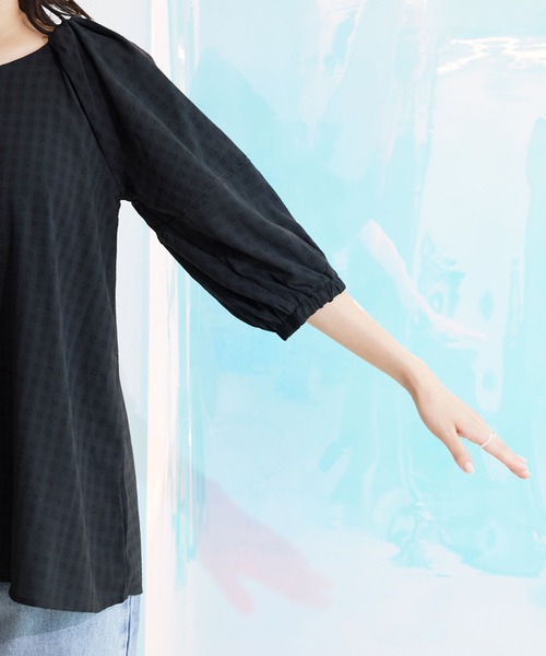 Jayro(ジャイロ)の「袖ボリュームチュニックBL(シャツ/ブラウス・レディース・ホワイト系その他/ブラック/グリーン・M)」の9枚目の写真