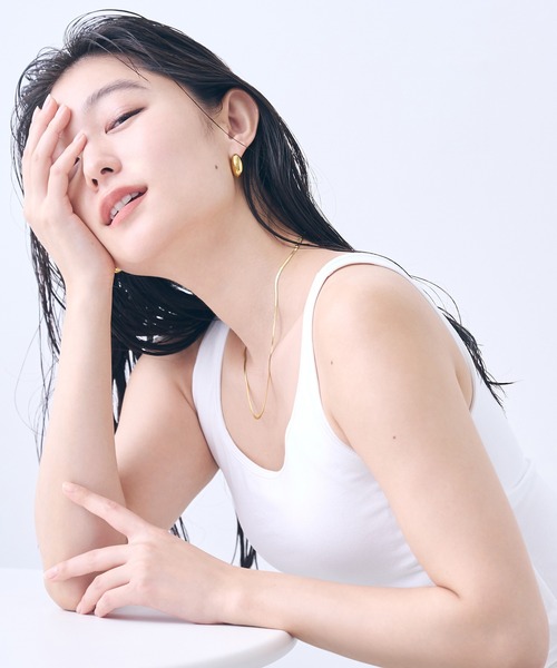 Phoebe（フィービィー）の「【金属アレルギー対応】プランプフープイヤリング　ゴールド/サージカルステンレス（イヤリング・レディース・シルバー/イエローゴールド・FREE）」の8枚目の写真