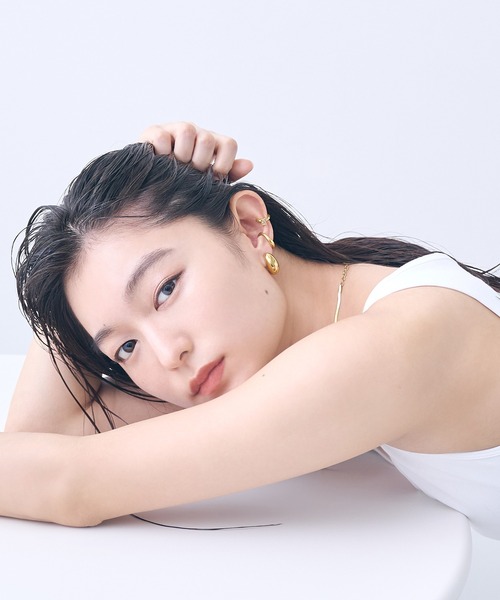 Phoebe（フィービィー）の「【金属アレルギー対応】プランプフープイヤリング　ゴールド/サージカルステンレス（イヤリング・レディース・シルバー/イエローゴールド・FREE）」の9枚目の写真