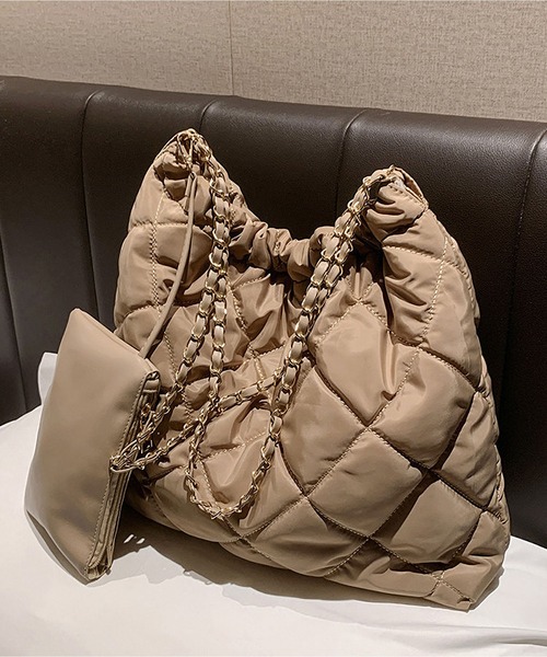 LA VORAGINE（ラ ヴォラジネ）の「マルチポーチ付き キルティング　チェーンショルダーバッグ/トートバッグ /A4対応大容量（ショルダーバッグ・レディース・ブラック/アイボリー/ベージュ/ブラウン・FREE）」の15枚目の写真