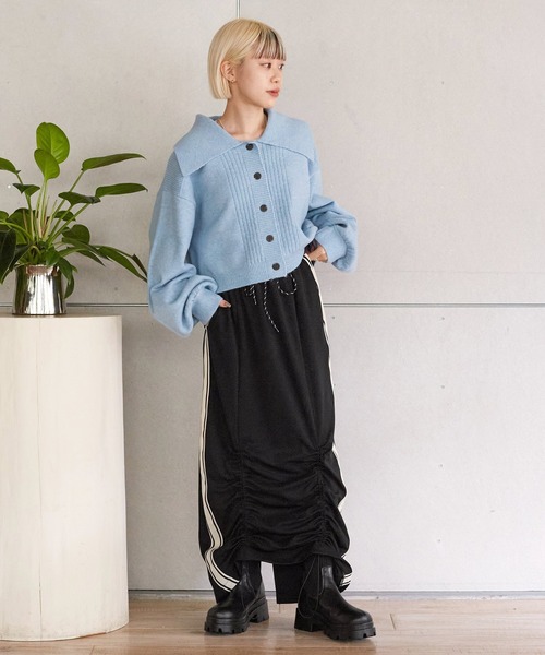 w closet（ダブルクローゼット）の「サイドラインドロストスカート 