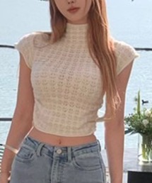 透かし編みフレンチスリーブタートルネックニット