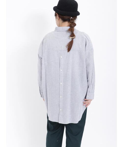 Samansa Mos2（サマンサ モスモス）の「柄アソート後ろ開きスキッパーチュニック（チュニック・レディース・ネイビー/パープル/ベージュ/グリーン/ブラック・F）」の17枚目の写真