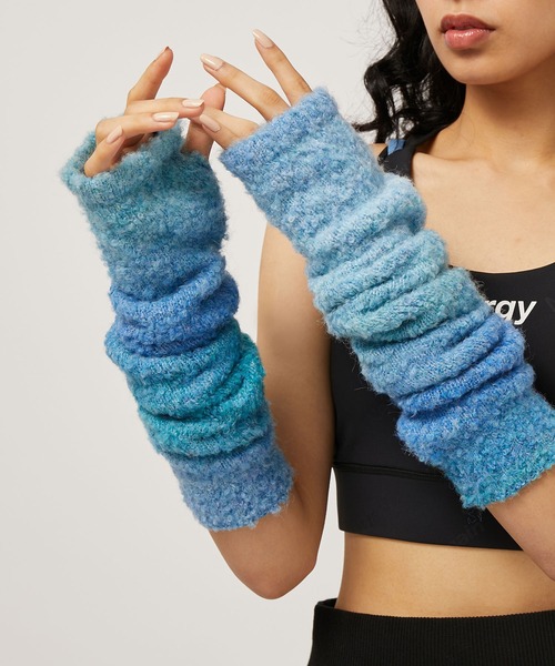 NERGY（ナージー）の「グラデーションニット アームウォーマー（手袋・レディース・ブルー/ライトグレー・FREE）」の5枚目の写真