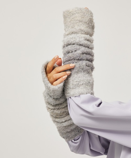 NERGY（ナージー）の「グラデーションニット アームウォーマー（手袋・レディース・ブルー/ライトグレー・FREE）」の8枚目の写真